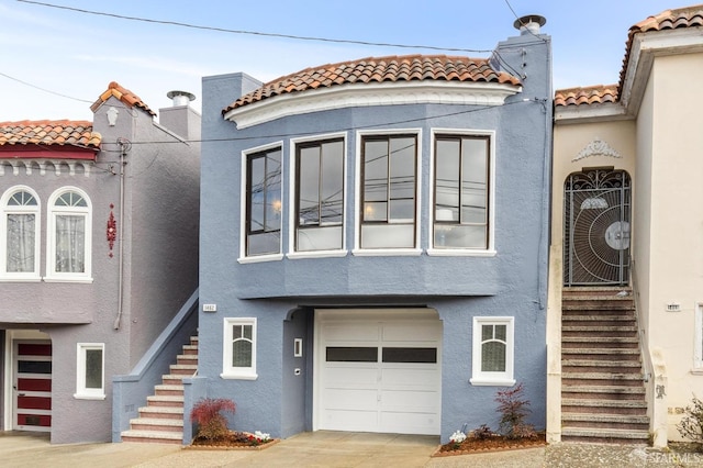 view of front of house with a garage