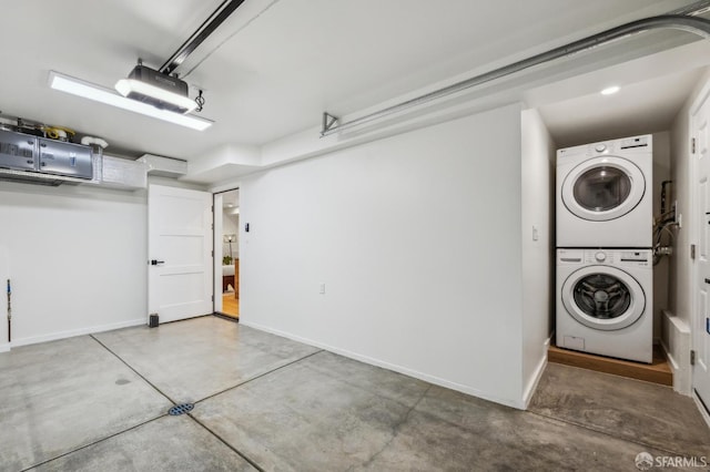 57 Niagara Ave, San Francisco, CA 94112 - laundry area with stacked washing machine and dryer and a garage