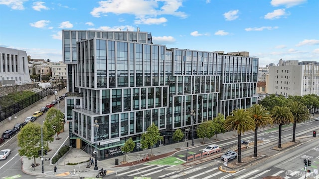 8 Buchanan St Unit 202, San Francisco, CA 94102 - view of building exterior featuring a city view