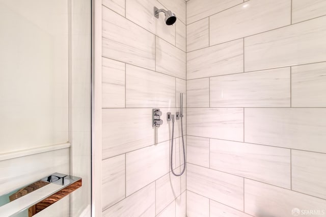 875 California St Unit 403, San Francisco, CA 94108 - bathroom with a tile shower