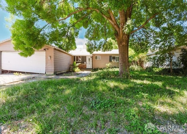 615 Wernmark Dr, Red Bluff, CA 96080 - view of front facade with an attached garage