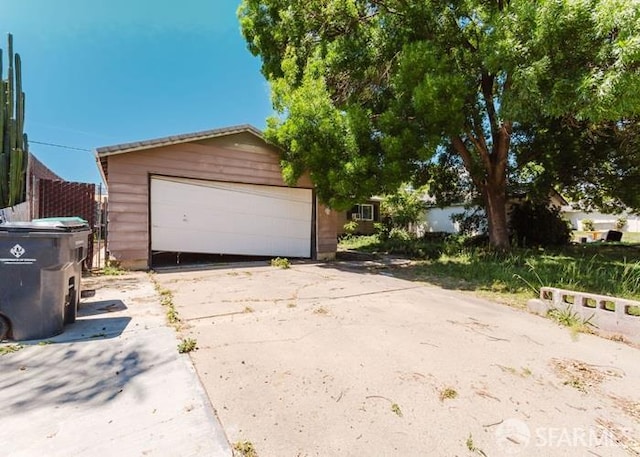 615 Wernmark Dr, Red Bluff, CA 96080 - view of front facade with an outdoor structure and a detached garage