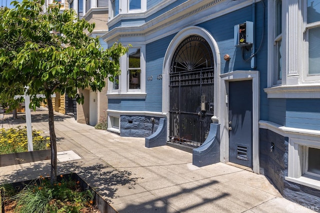 438 Broderick St, San Francisco, CA 94117 - view of exterior entry