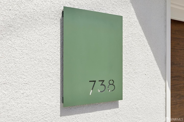 738 Athens St, San Francisco, CA 94112 - detailed view of stucco siding