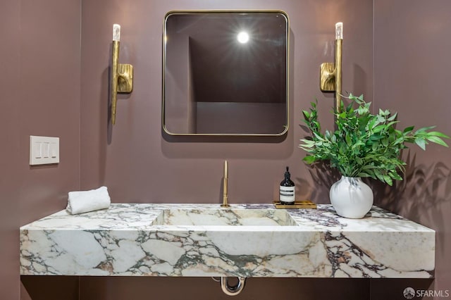 bathroom featuring sink