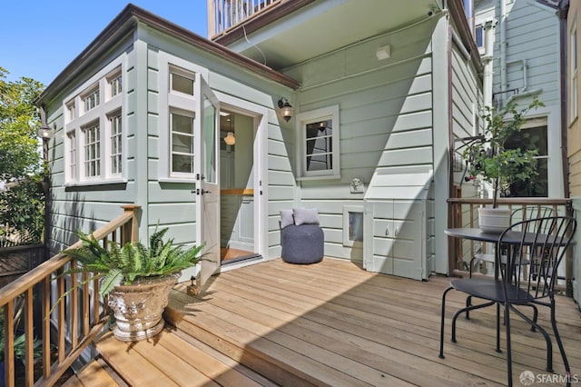 318 Caselli Ave, San Francisco, CA 94114 - view of wooden deck