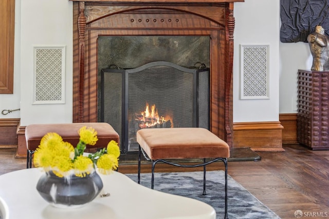 318 Caselli Ave, San Francisco, CA 94114 - detailed view of wood finished floors and a warm lit fireplace