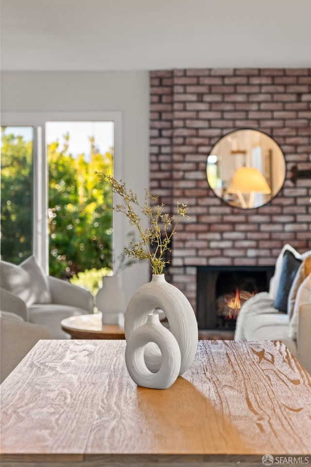 2811 Bayview Dr, Alameda, CA 94501 - detailed view of a fireplace