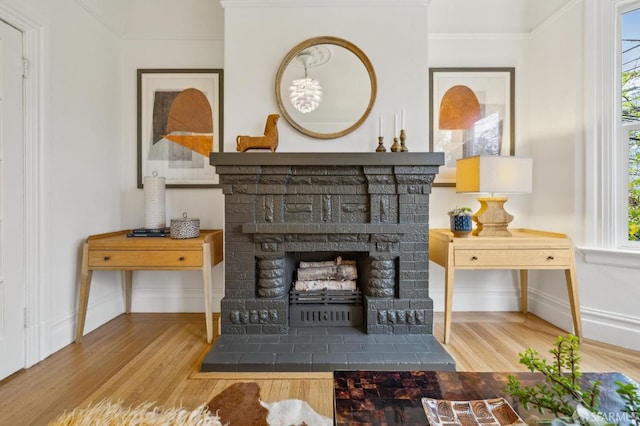 living area with light wood-type flooring