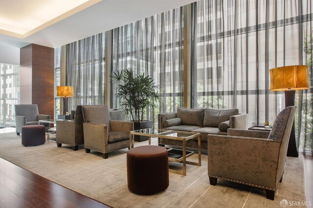301 Mission St Unit 39A, San Francisco, CA 94105 - view of building lobby