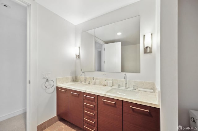 301 Mission St Unit 39A, San Francisco, CA 94105 - full bath featuring double vanity, baseboards, and toilet