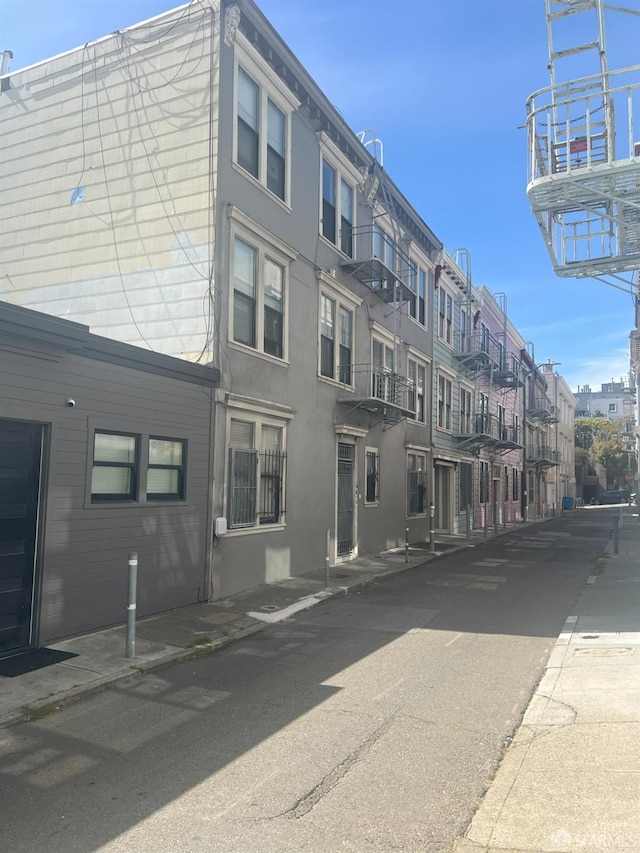 3-5 Sonoma St, San Francisco, CA 94133 - view of building exterior featuring a residential view