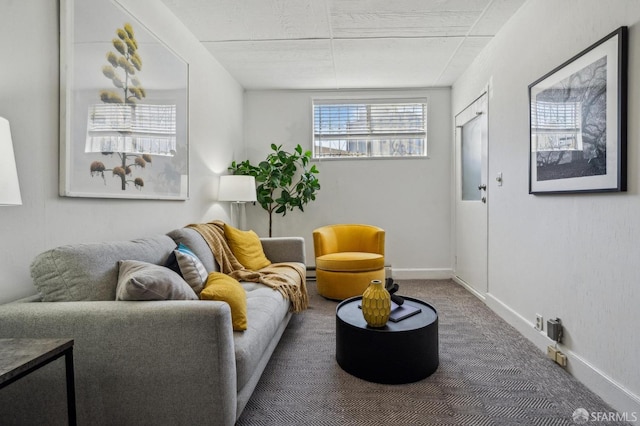 32-34 Gough St, San Francisco, CA 94103 - carpeted living room with baseboards