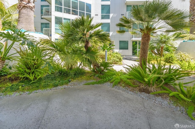 view of property exterior