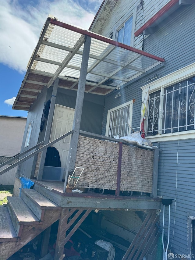 228 15th St, Richmond, CA 94801 - view of side of home with entry steps