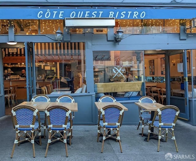 2932 Baker St, San Francisco, CA 94123 - view of patio