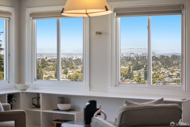 4551 Fairbairn Ave, Oakland, CA 94619 - living area with a city view