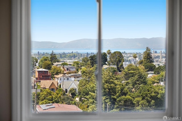 4551 Fairbairn Ave, Oakland, CA 94619 - detailed view of a water and mountain view