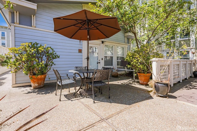 2225 23rd St Unit 318, San Francisco, CA 94107 - view of patio with outdoor dining space