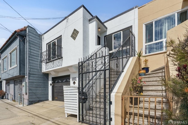 view of front of house featuring a garage