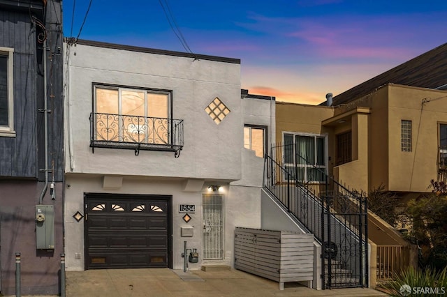 view of front facade featuring a garage