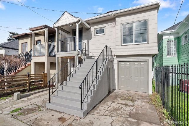 830 47th St, Emeryville, CA 94608 - view of front facade featuring stairway