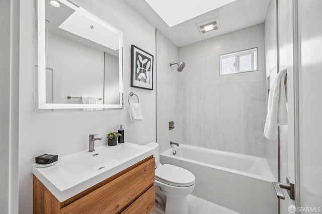 full bath with bathtub / shower combination, toilet, and vanity