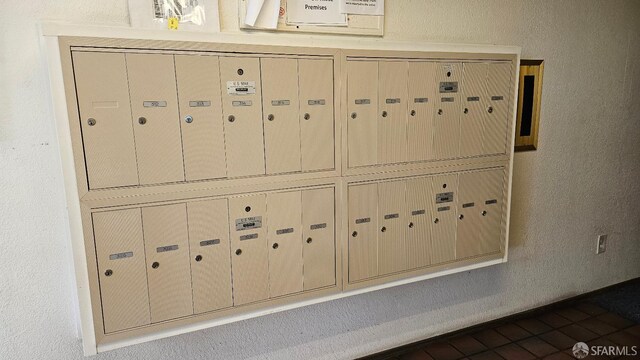 2011 Market Ave Unit 324, San Pablo, CA 94806 - detailed view of mail area