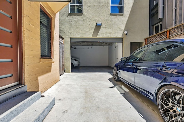 989 Sutter St Unit 2, San Francisco, CA 94109 - garage featuring concrete driveway