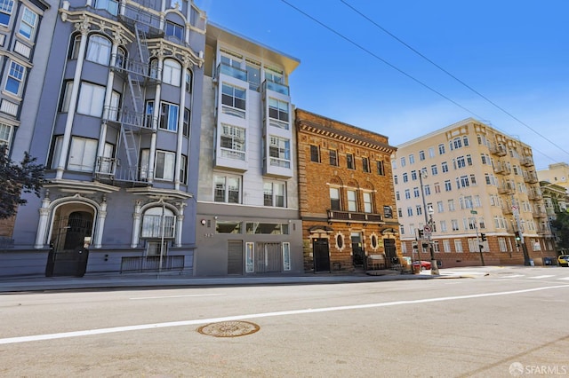 989 Sutter St Unit 2, San Francisco, CA 94109 - view of apartment building / complex