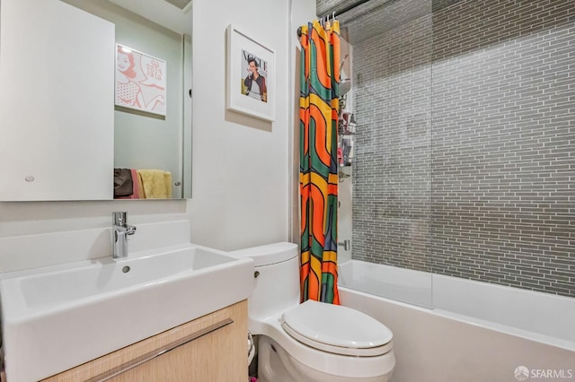 989 Sutter St Unit 2, San Francisco, CA 94109 - bathroom with shower / tub combo with curtain, vanity, and toilet