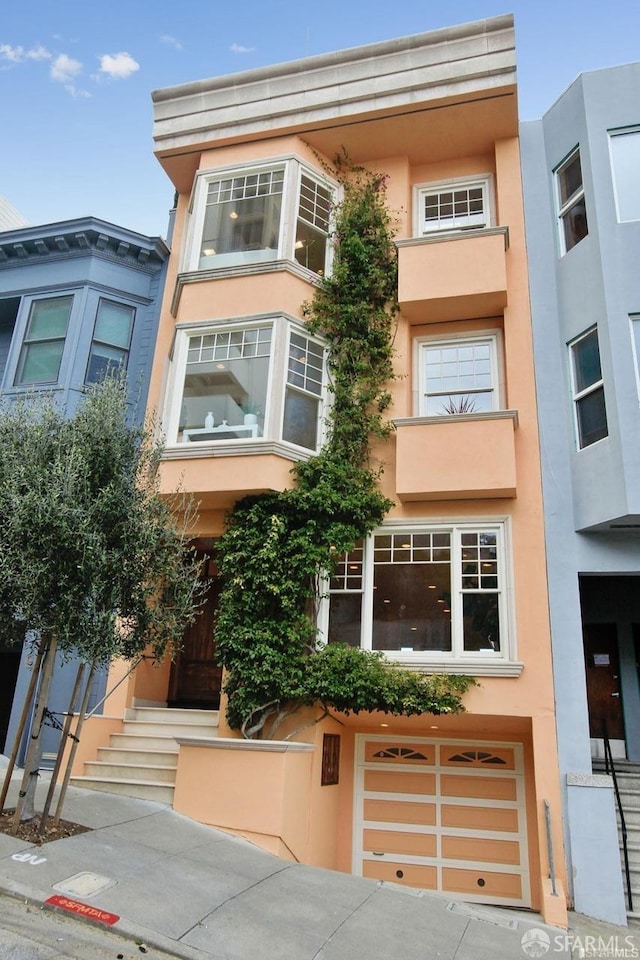 view of front of house featuring a garage