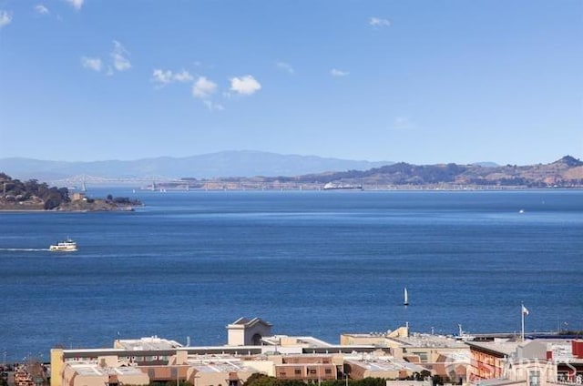 water view with a mountain view