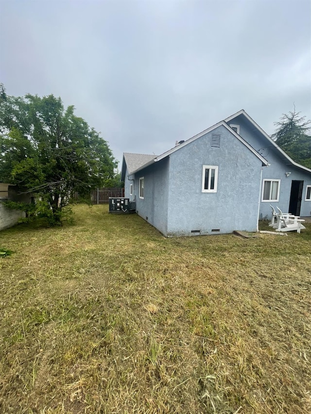 3740 26th Ave, Sacramento, CA 95820 - view of side of property with stucco siding and crawl space
