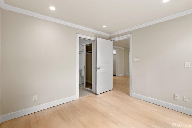 unfurnished bedroom with recessed lighting, baseboards, crown molding, and light wood finished floors