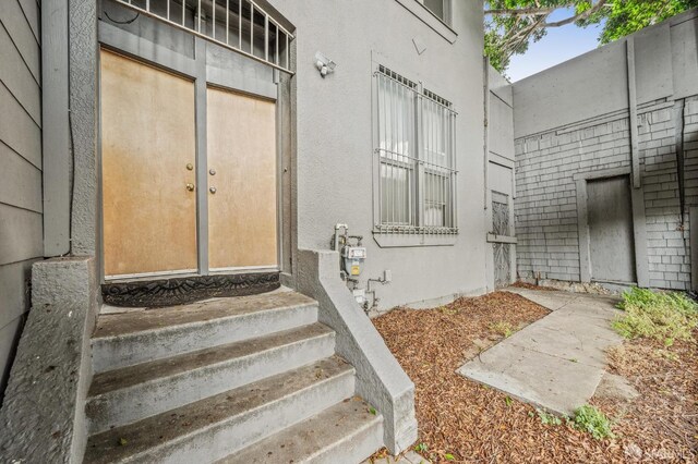 333-335 Potrero Ave, San Francisco, CA 94103 - view of exterior entry with stucco siding