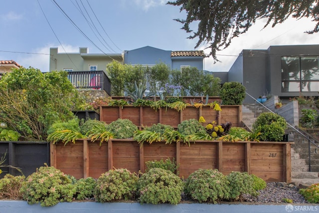 287 Staples Ave, San Francisco, CA 94112 - view of building exterior featuring fence