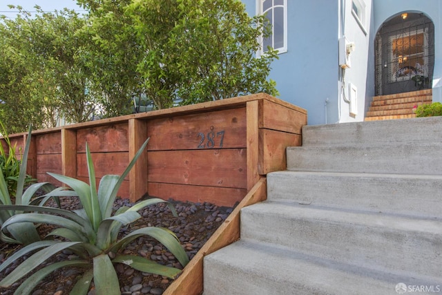 287 Staples Ave, San Francisco, CA 94112 - view of staircase