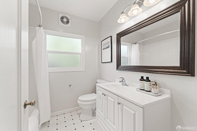 bathroom with visible vents, a shower with shower curtain, toilet, vanity, and baseboards