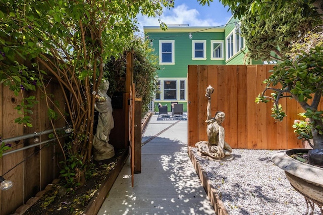 152-154 Ord St, San Francisco, CA 94114 - view of patio with fence