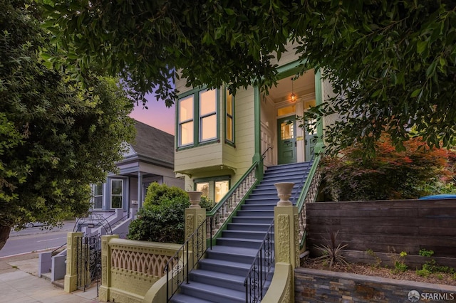 152-154 Ord St, San Francisco, CA 94114 - view of front of property with stairway