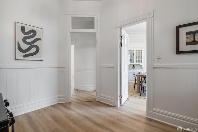 152-154 Ord St, San Francisco, CA 94114 - corridor with wood finished floors and wainscoting