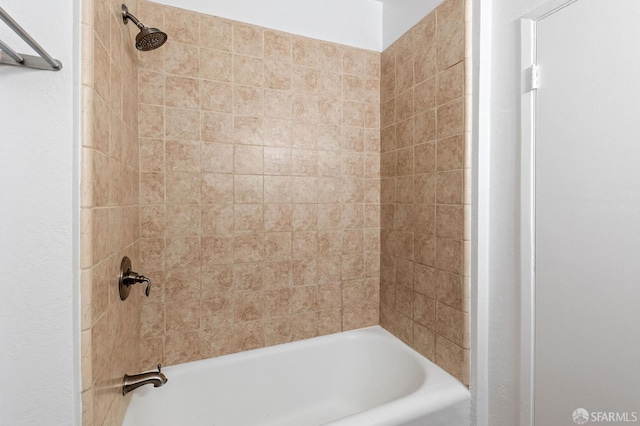 906 40th St, Oakland, CA 94608 - bathroom featuring shower / tub combination