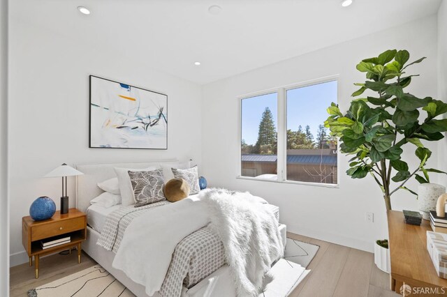425 First St Unit 31, Los Altos, CA 94022 - bedroom with light wood-style floors and recessed lighting