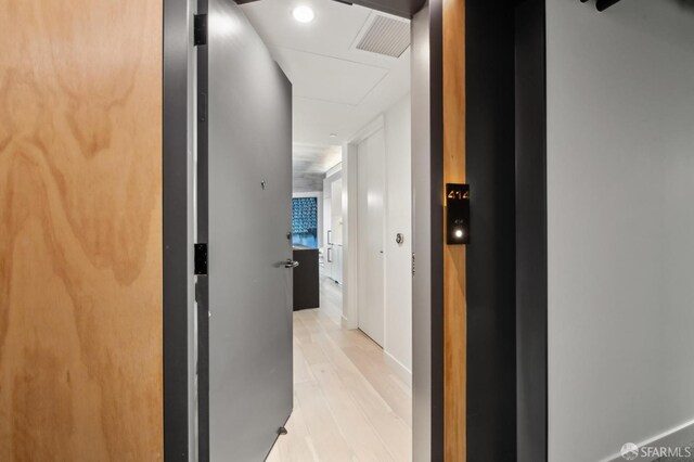 960 Market St Unit 514, San Francisco, CA 94102 - hall featuring light wood finished floors, recessed lighting, and baseboards