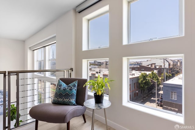 229 8th St Unit 3, San Francisco, CA 94103 - sitting room with baseboards