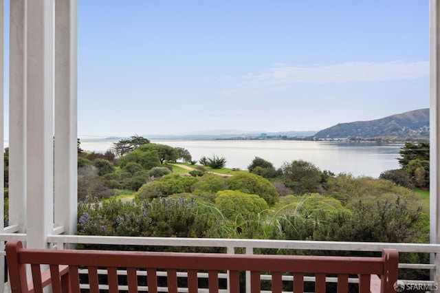 water view with a mountain view