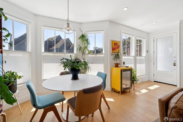 392 Corbett Ave, San Francisco, CA 94114 - dining room featuring light wood-type flooring and recessed lighting