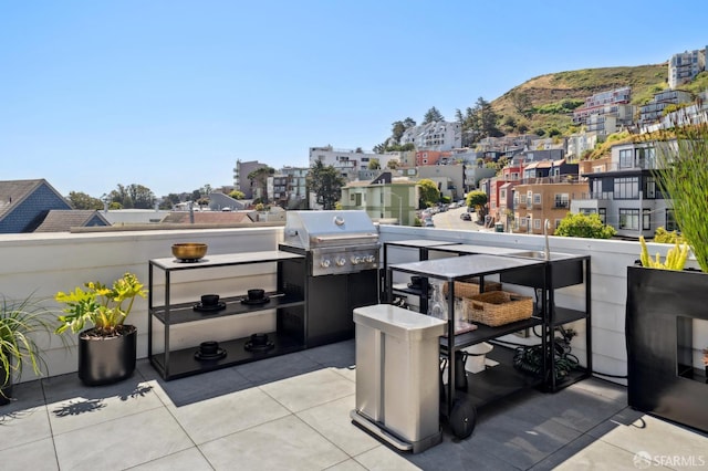 392 Corbett Ave, San Francisco, CA 94114 - patio / terrace with grilling area and a mountain view