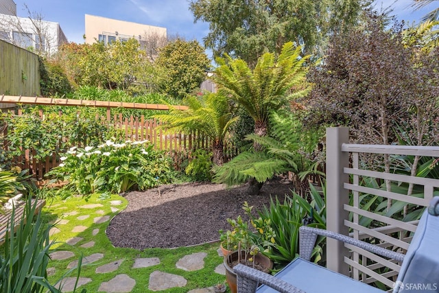 view of yard featuring fence